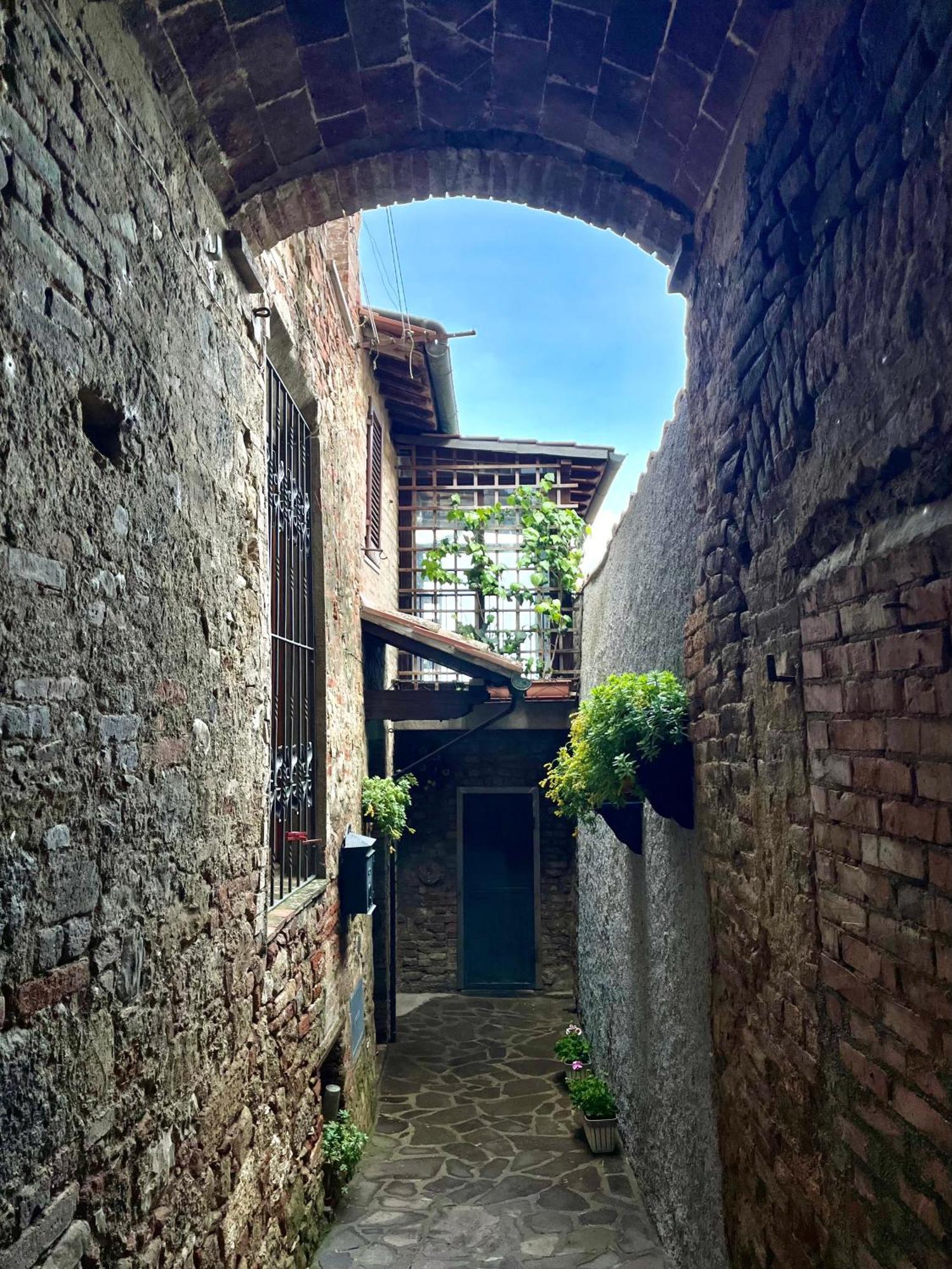 Appartamento Mirella In Centro Storico Casole dʼElsa Exteriér fotografie